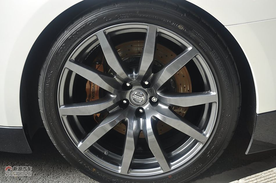 2012款日产GT-R外观细节