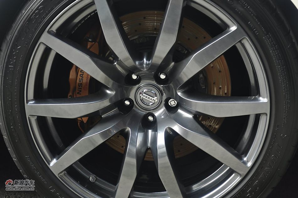 2012款日产GT-R外观细节