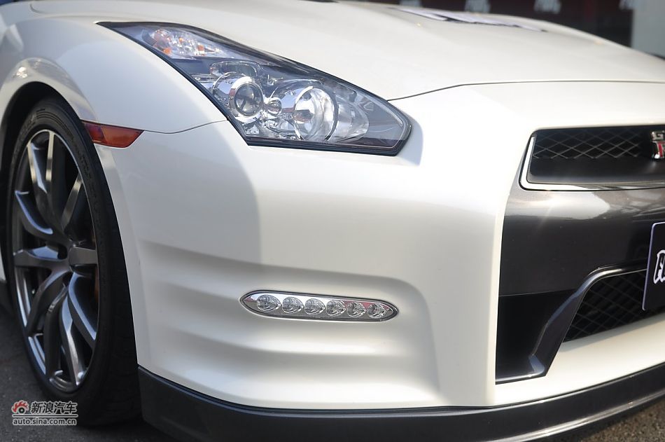 2012款日产GT-R外观细节