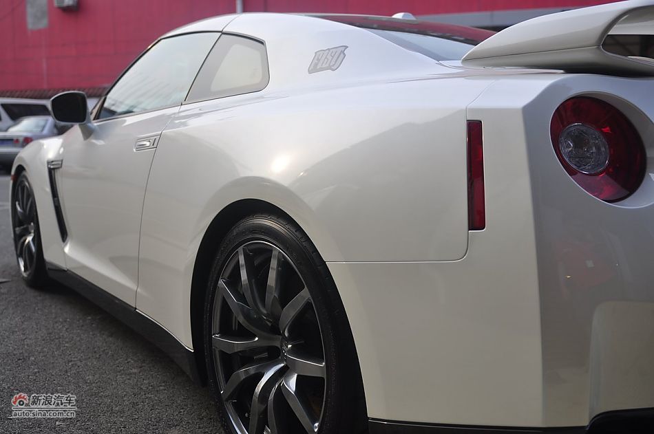 2012款日产GT-R外观细节