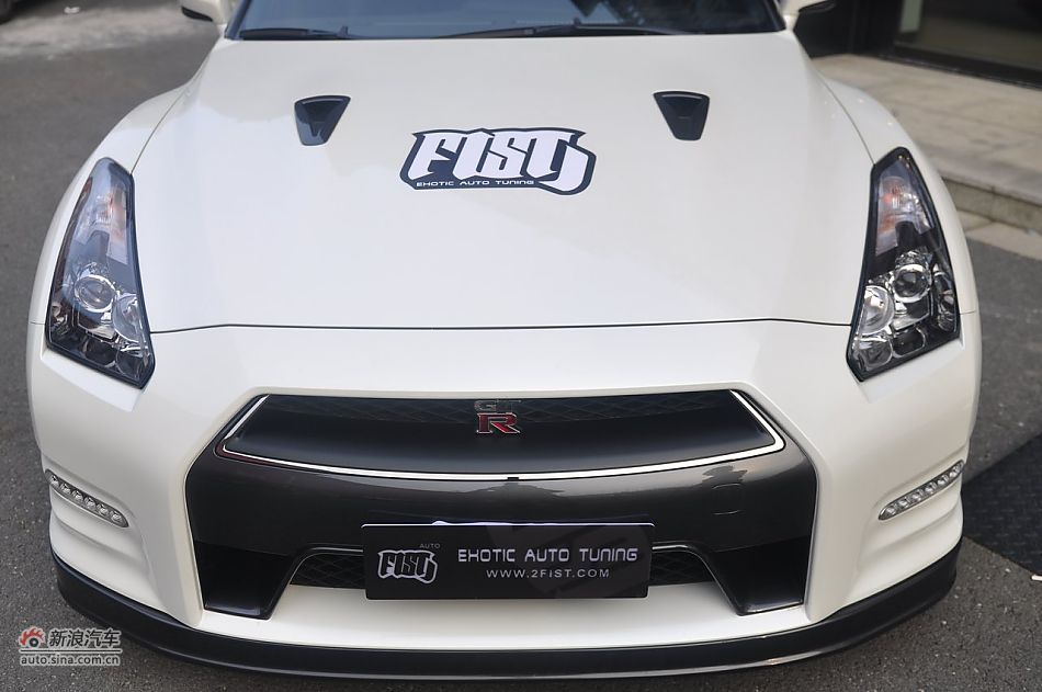 2012款日产GT-R外观细节