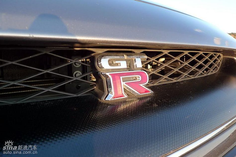新浪汽车日本试驾新款日产GT-R预告