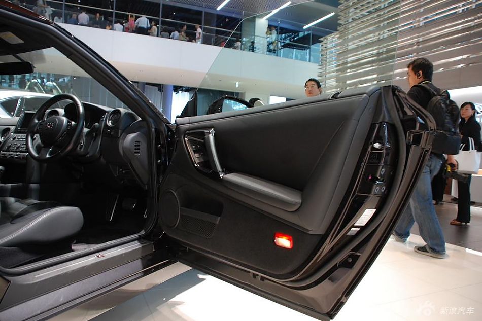 日产GT-R高清实拍图