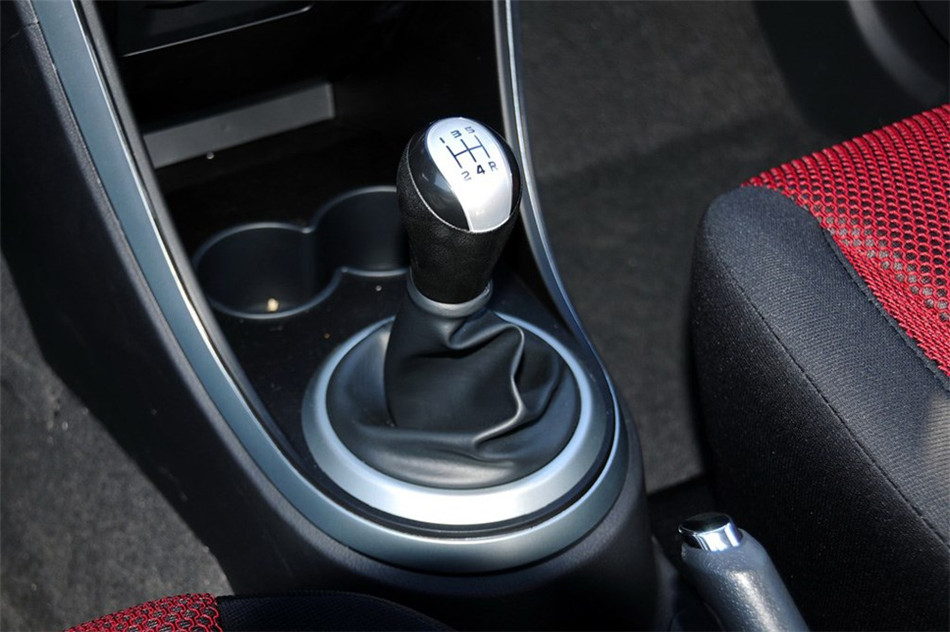 丘比特 2012款 1.3L MT 炫酷版 内饰