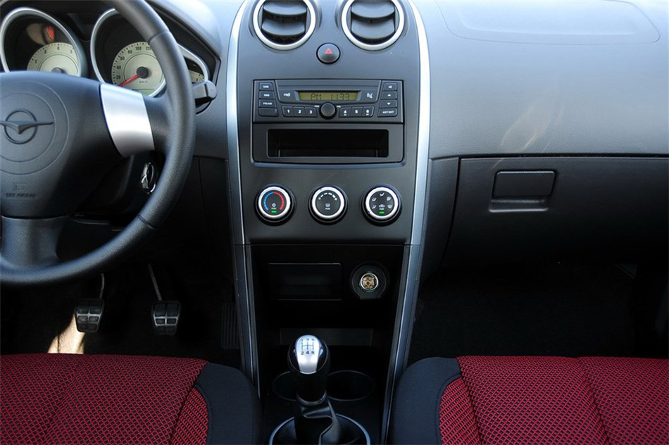 丘比特 2012款 1.3L MT 炫酷版 内饰