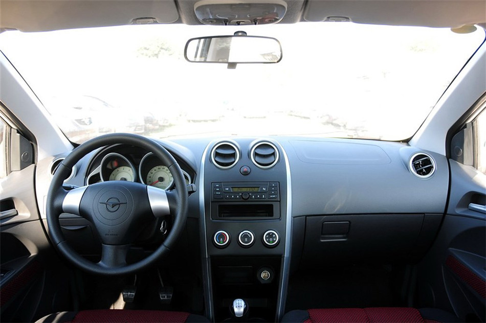 丘比特 2012款 1.3L MT 炫酷版 内饰