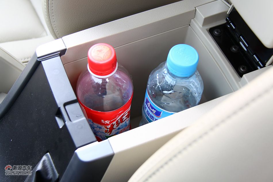 海马骑士丝路版内饰细节