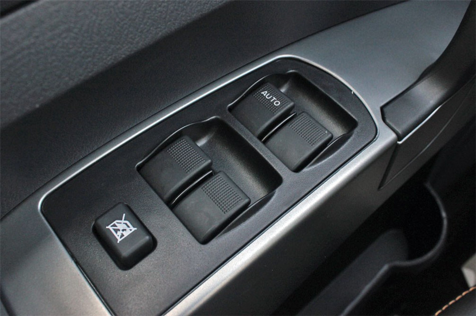 骑士 2013款 2.0L AT 智能领航型 空间