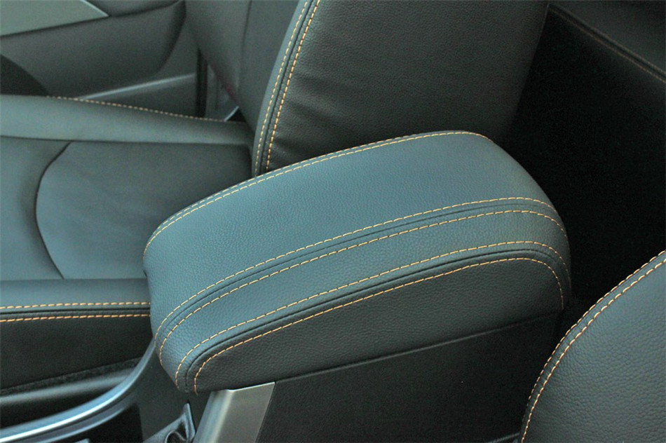 骑士 2013款 2.0L AT 智能领航型 空间