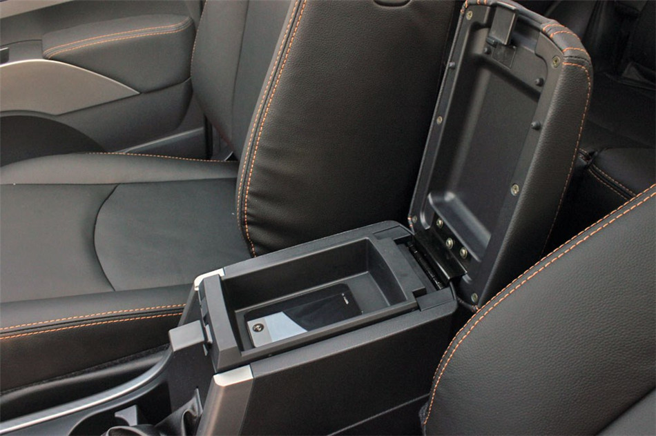 骑士 2013款 2.0L AT 智能领航型 空间