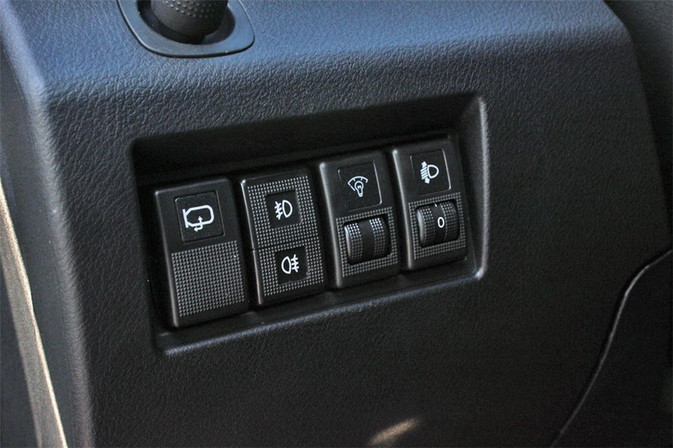 骑士 2013款 2.0L AT 智能领航型 内饰