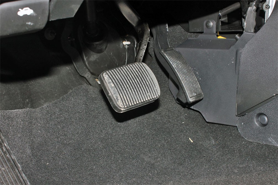 骑士 2013款 2.0L AT 智能领航型 内饰