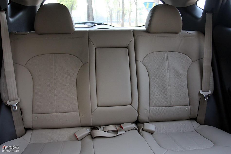 北京现代ix35内饰实拍图