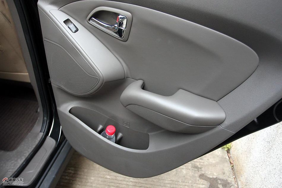 北京现代ix35内饰实拍图