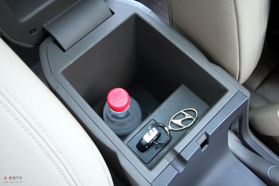 北京现代ix35内饰实拍图
