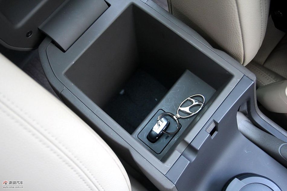 北京现代ix35内饰实拍图