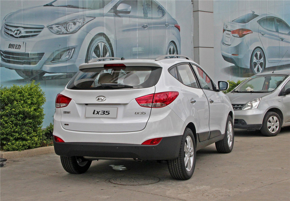 2012款北京现代ix35 2.4GLS自动两驱尊贵版