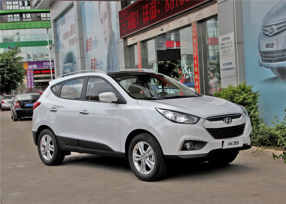 2012款北京现代ix35 2.4GLS自动两驱尊贵版