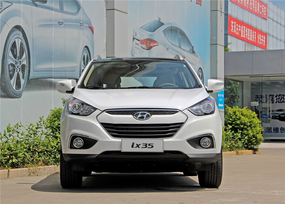 2012款北京现代ix35 2.4GLS自动两驱尊贵版