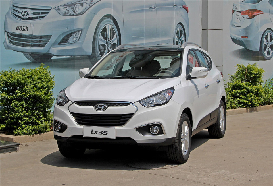 2012款北京现代ix35 2.4GLS自动两驱尊贵版