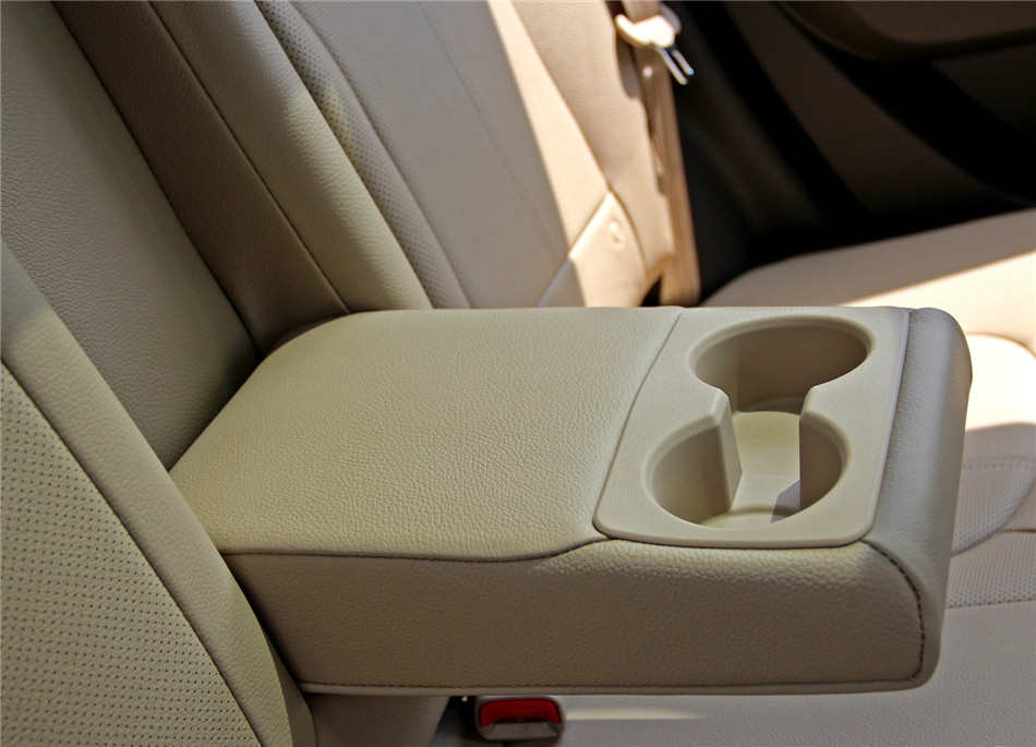 2012款北京现代ix35 2.4GLS自动两驱尊贵版