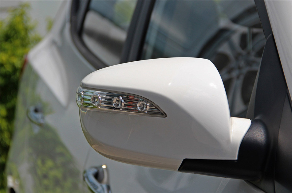 2012款北京现代ix35 2.4GLS自动两驱尊贵版