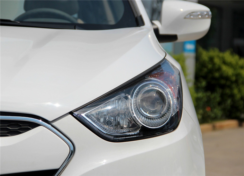 2012款北京现代ix35 2.4GLS自动两驱尊贵版