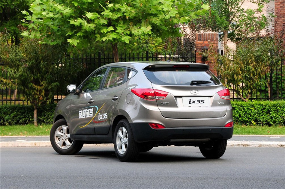 2012款北京现代ix35 2.0GL自动两驱新锐版