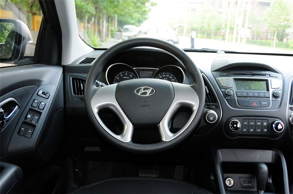 2012款北京现代ix35 2.0GL自动两驱新锐版