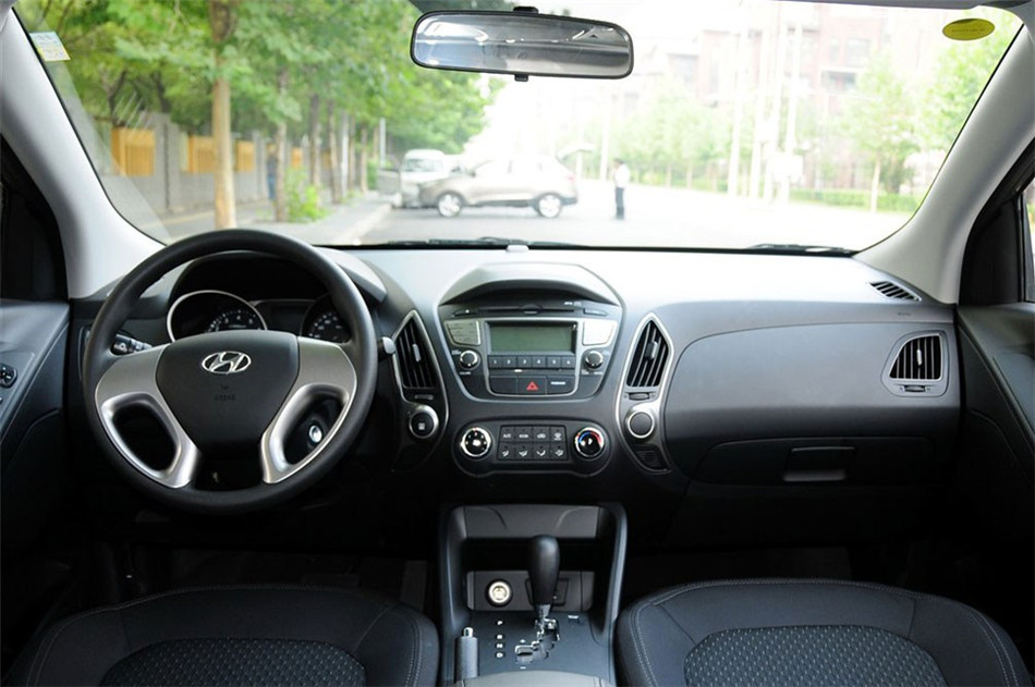 2012款北京现代ix35 2.0GL自动两驱新锐版