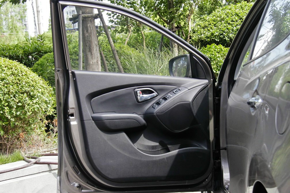 2013款北京现代ix35 2.0GLS车型