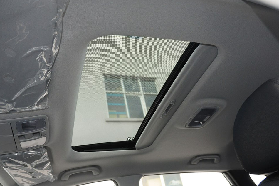 2015款 2.0L 自动两驱智能型 国V 座椅空间