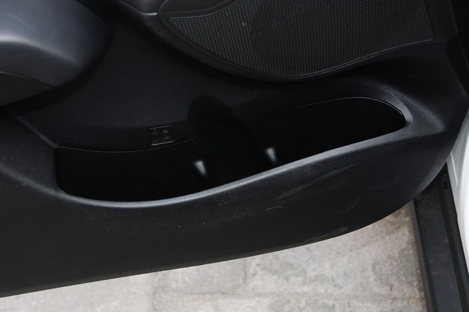 2015款 2.0L 自动两驱智能型 国V 座椅空间