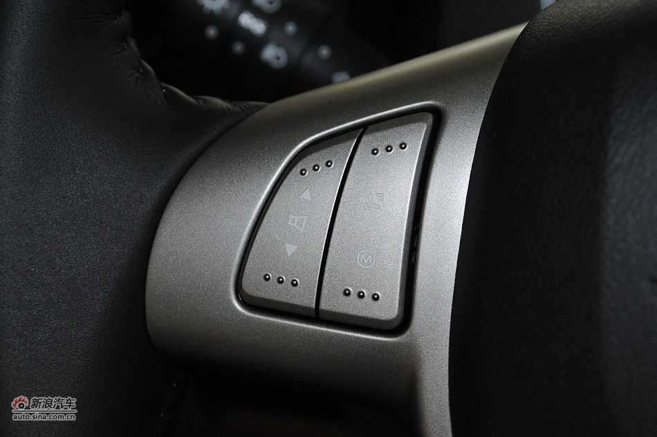 2010款荣威350 1.5L自动讯豪版