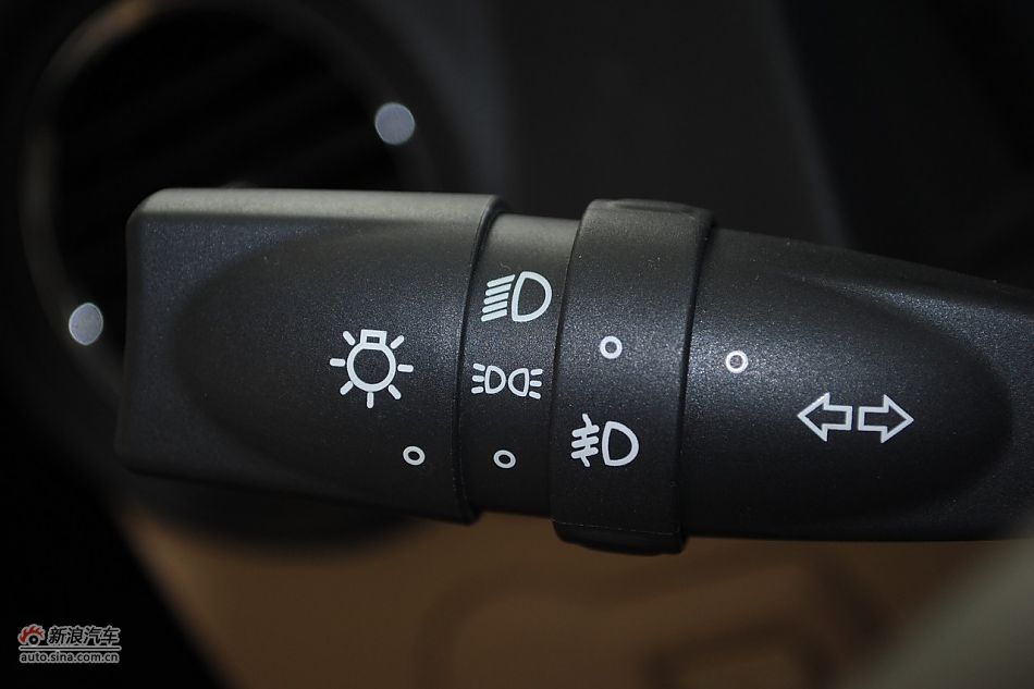 2010款荣威350 1.5L自动讯豪版