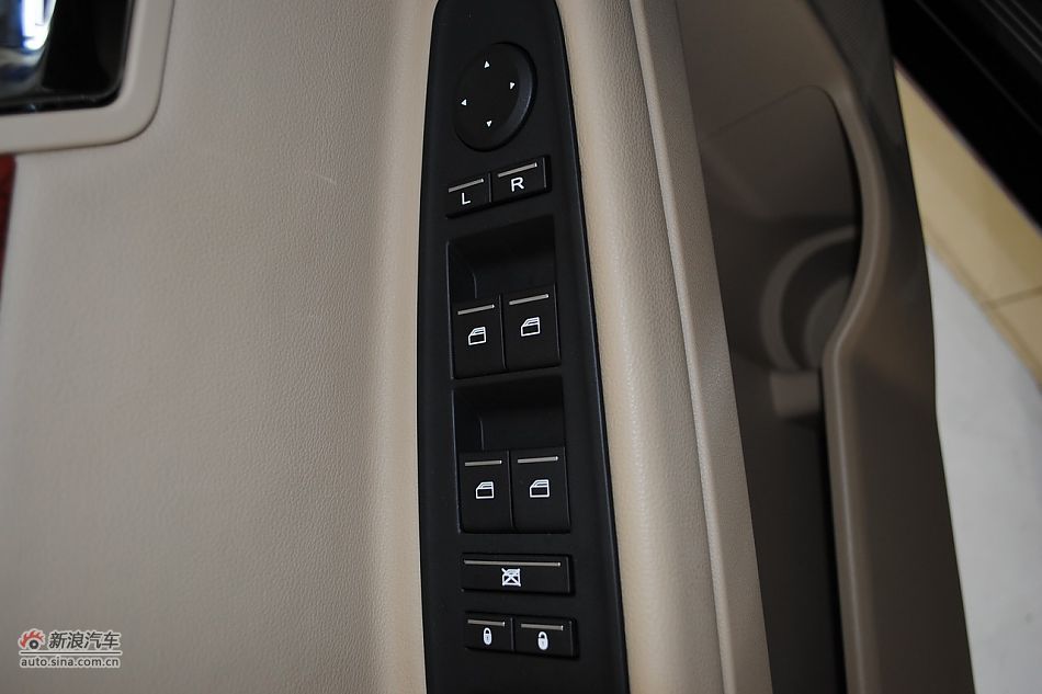 2010款荣威350 1.5L自动讯豪版