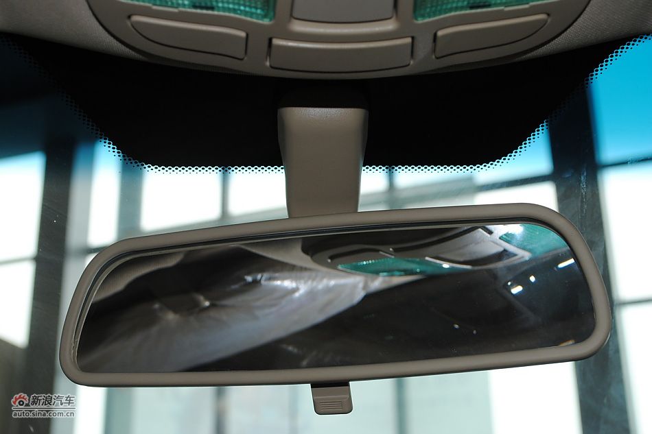 2010款荣威350 1.5L自动讯豪版