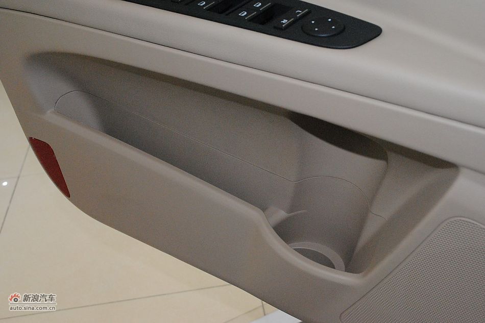 2010款荣威350 1.5L自动讯豪版