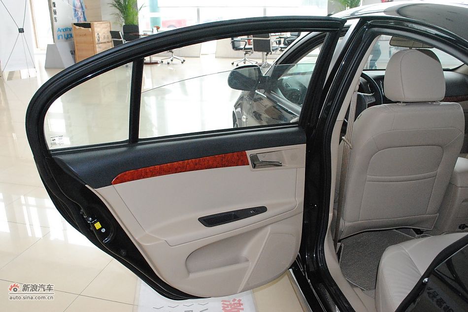 2010款荣威350 1.5L自动讯豪版