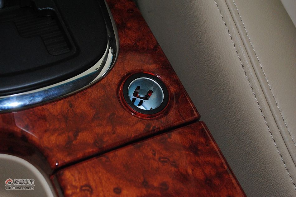 2010款荣威350 1.5L自动讯豪版