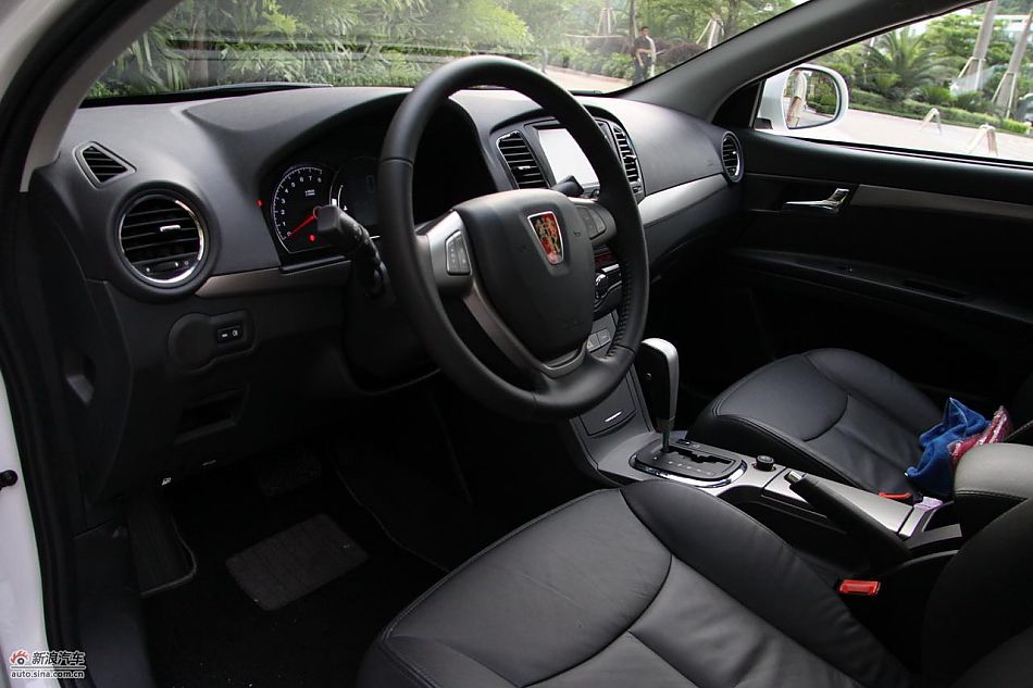 新浪汽车深圳试驾荣威350-内饰