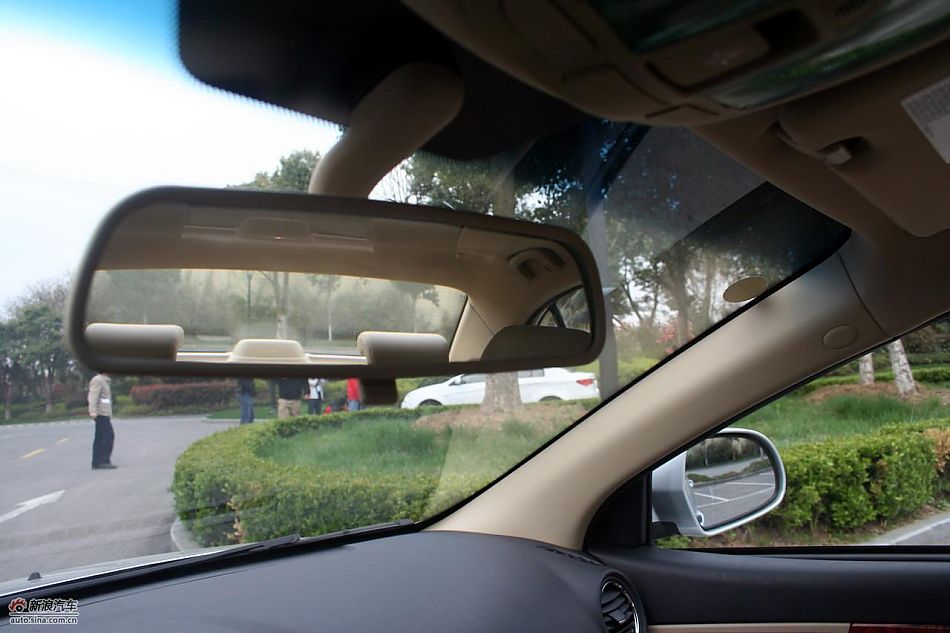 上海汽车荣威350内饰实拍