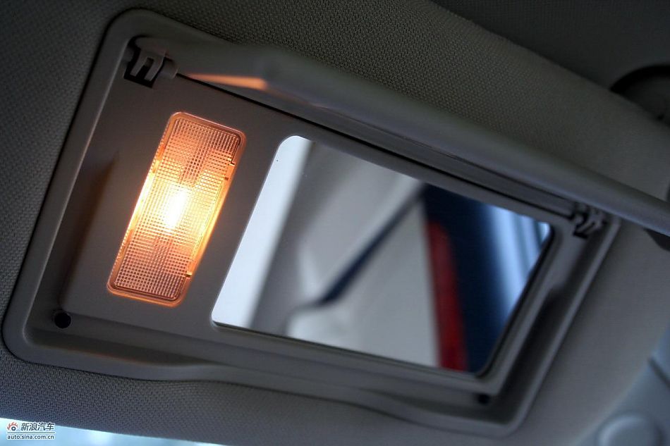 上海汽车荣威350内饰实拍