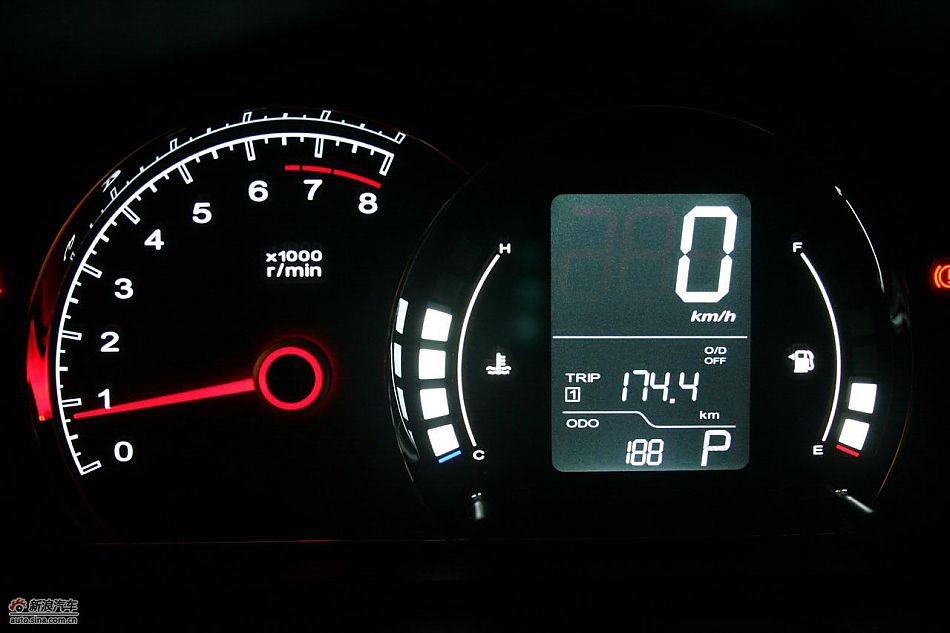 上海汽车荣威350内饰实拍