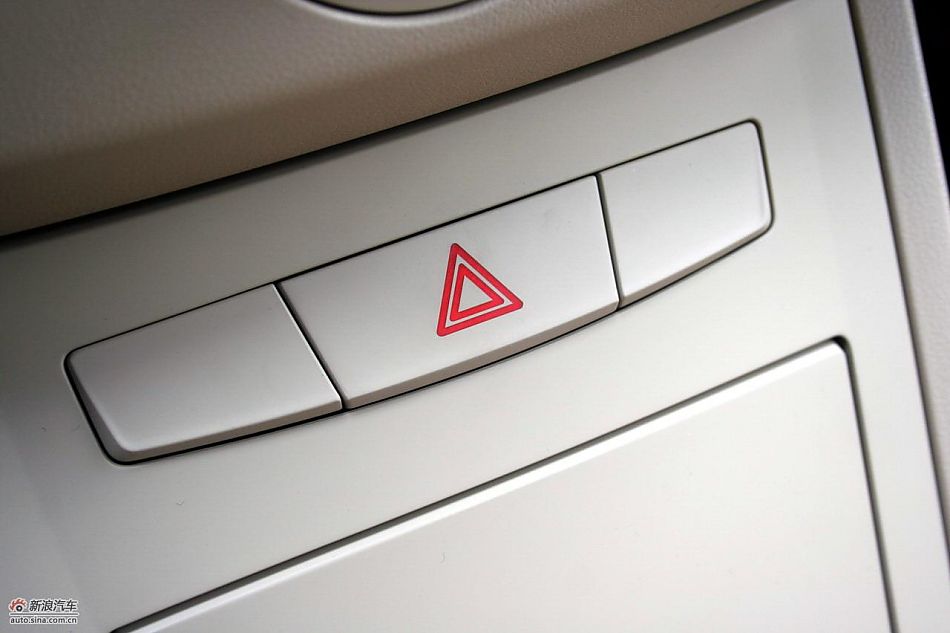 上海汽车荣威350内饰实拍