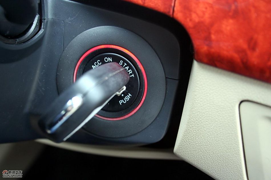 上海汽车荣威350内饰实拍