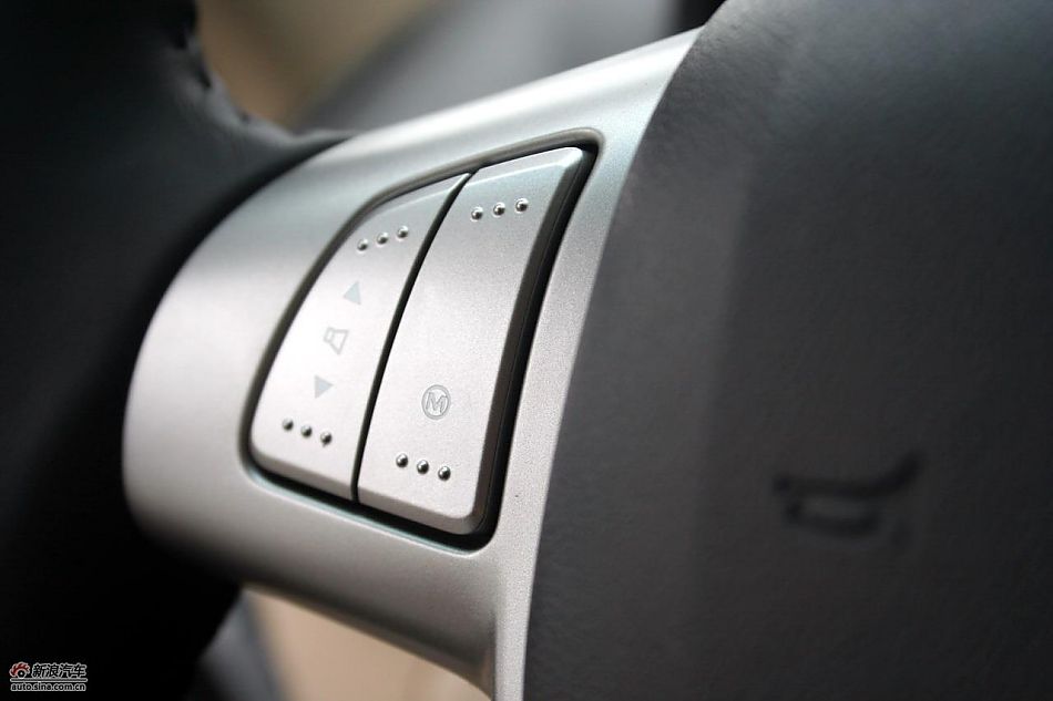 上海汽车荣威350内饰实拍