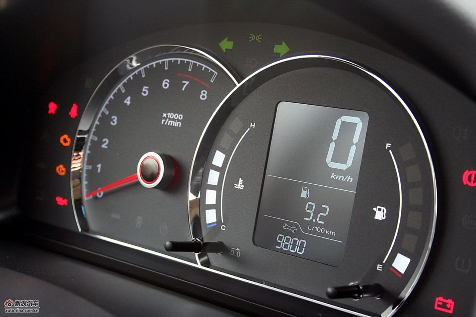 上海汽车荣威350内饰实拍