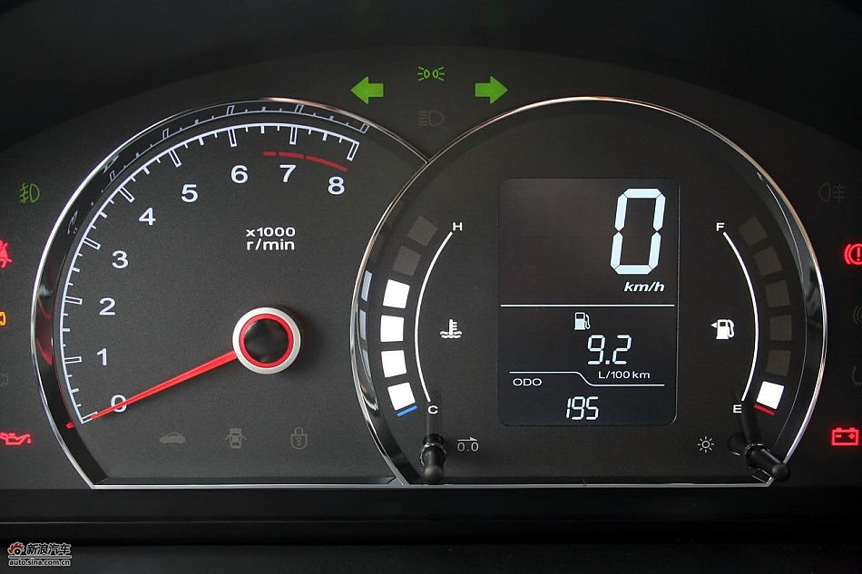 上海汽车荣威350内饰实拍