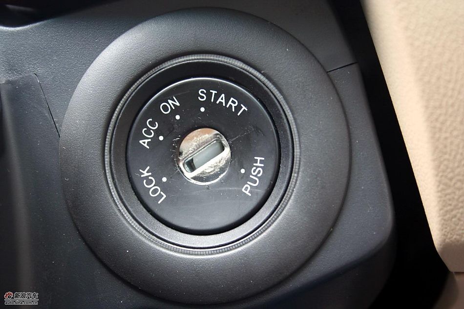 上海汽车荣威350内饰实拍
